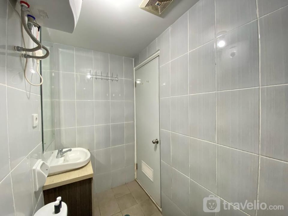 Spacious & Homey 2BR Newton Residence By Travelio Apartment in Bandung