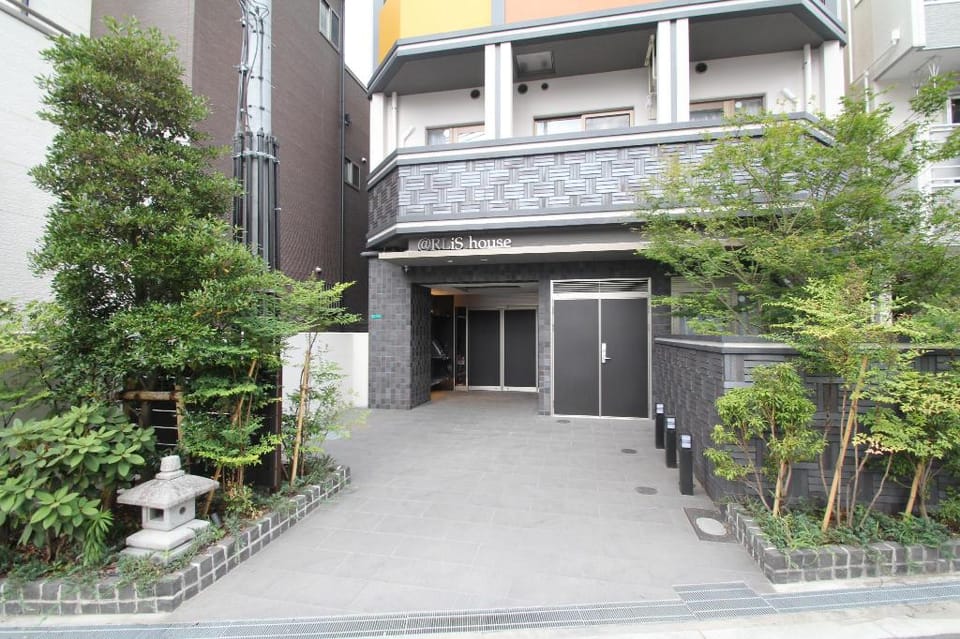 RLiS house Namba Apartment in Osaka