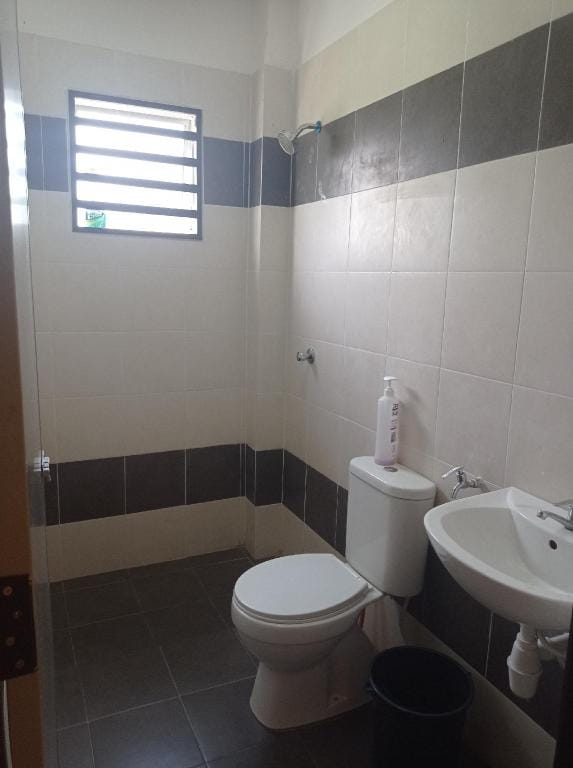 HOMESTAY PRIVATE POOL DAN BBQ DI IPOH  MUSLIM  Vacation rental in Perak