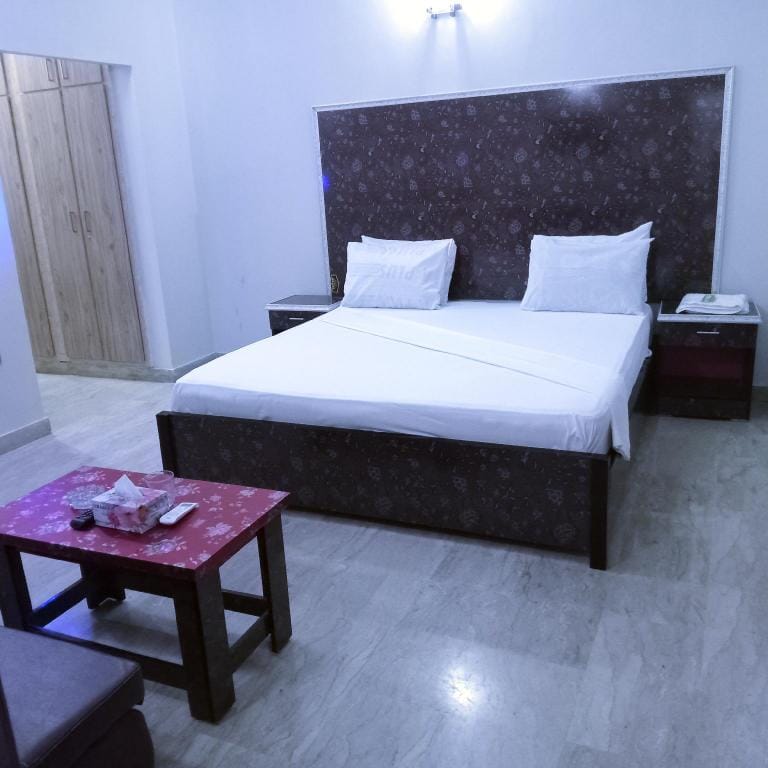 K G Guest House  Vacation rental in Karachi