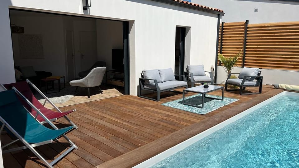 L’Ayucca Villa in Pays de la Loire