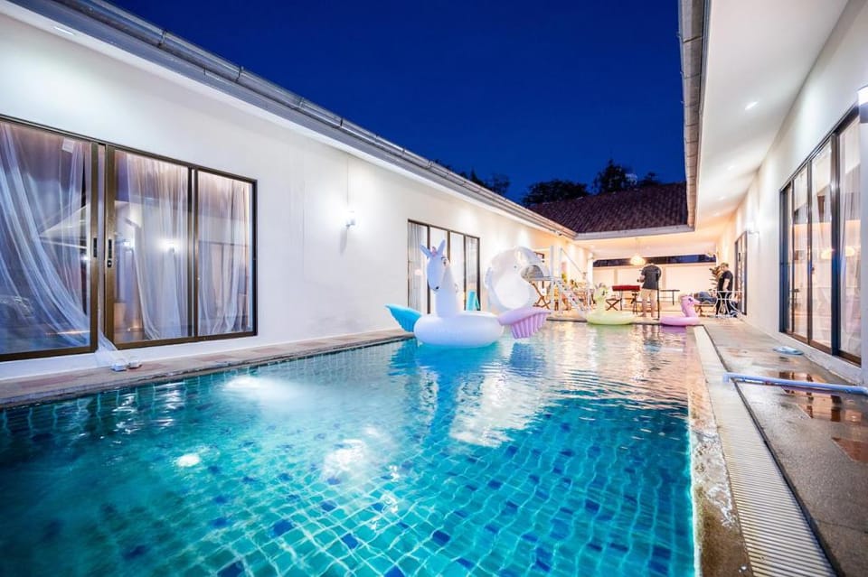 Mojito Pool Villa  Villa in Pattaya City