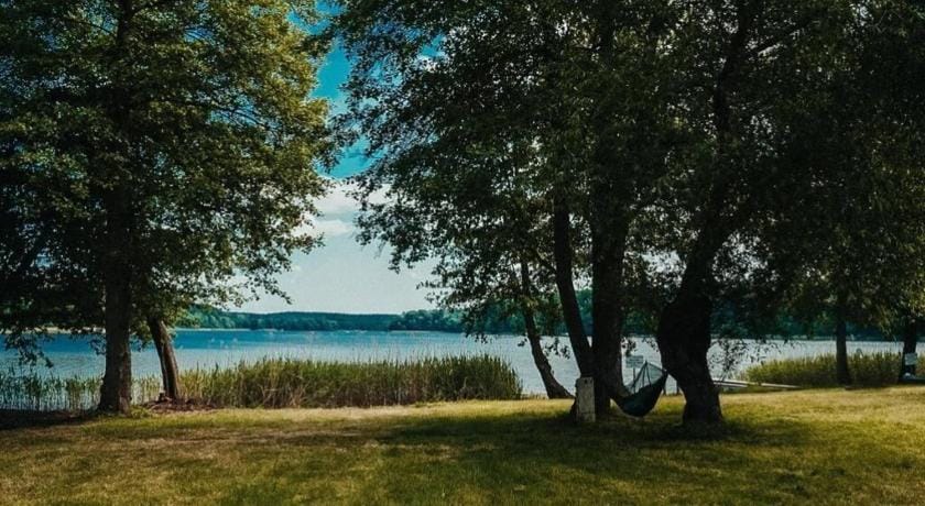 Ferienzimmer direkt am See Bed and Breakfast in Mecklenburgische Seenplatte