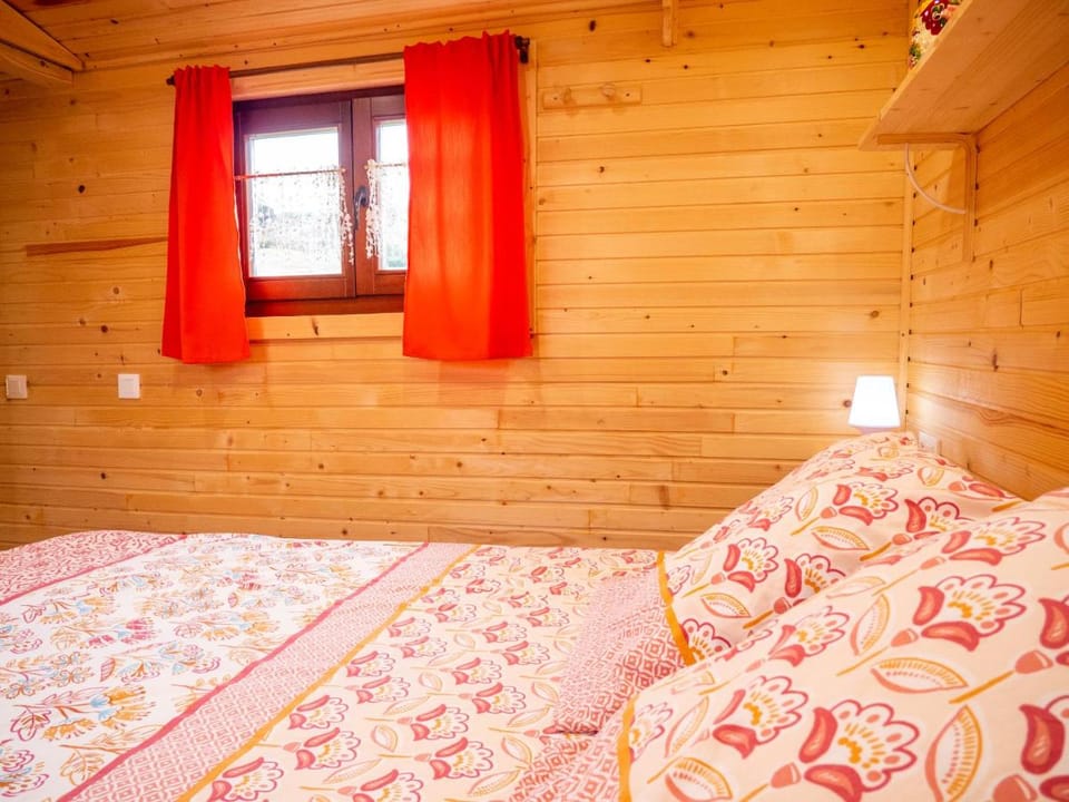 Gites et Roulottes au Domaine de la Trille Farm Stay in Occitanie