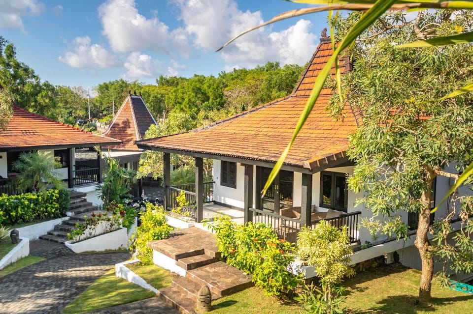 Surya Melasti Beach Villa Hotel in Bali
