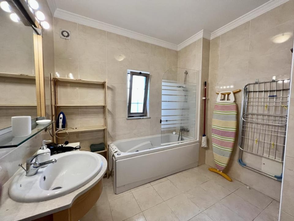 Albufeira Terrace With Pool by Homing Apartment in Albufeira