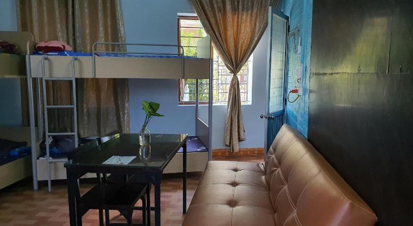 Nha Xanh Ha Long Homestay Vacation rental in Laos