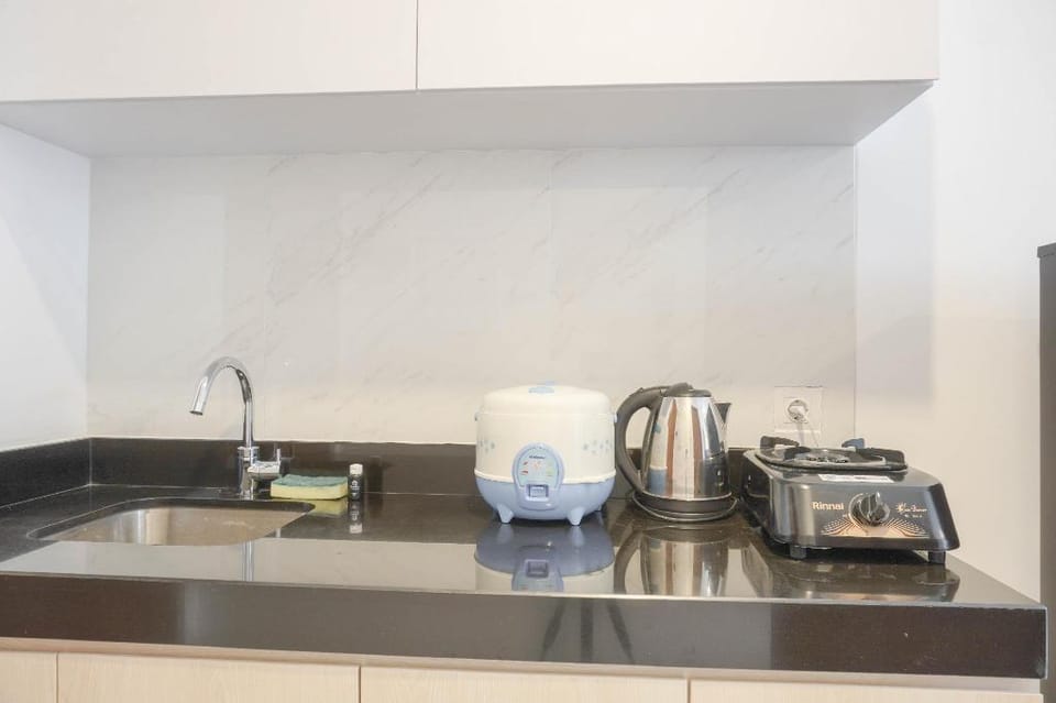 Comfort Warm Studio at Ciputra World 2 By Travelio Apartment in South Jakarta City