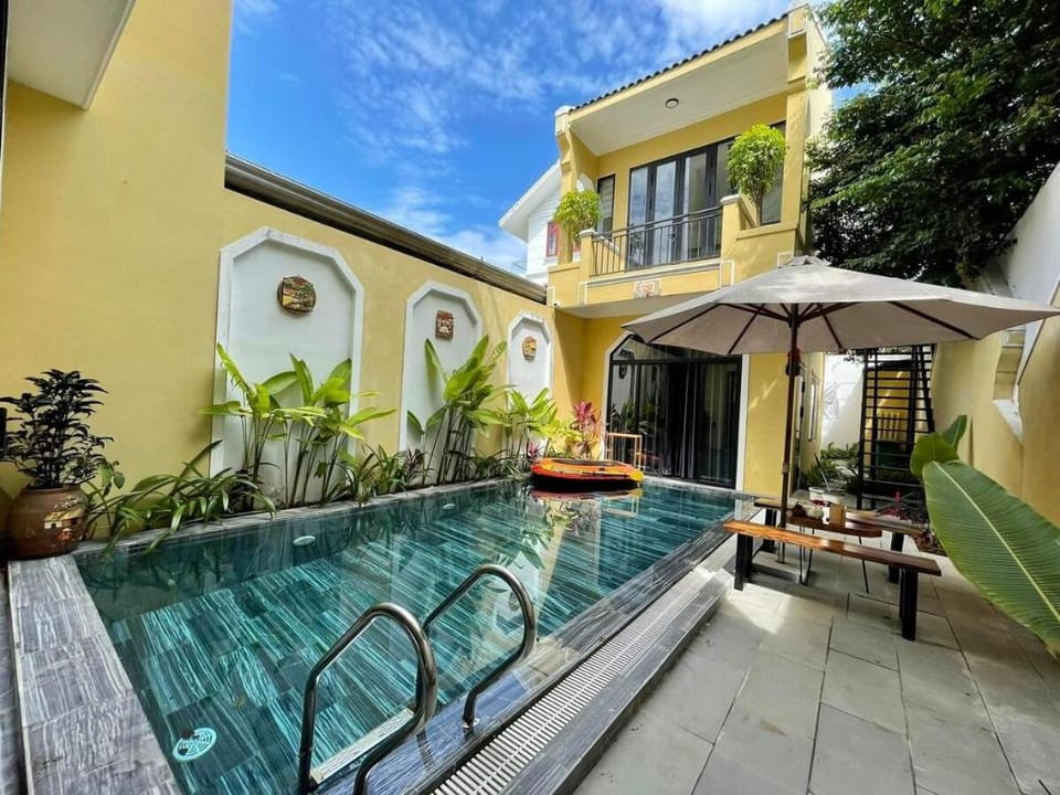 Cheerful 4-Bedroom Villa With Pool and Rice View Villa in Hoi An