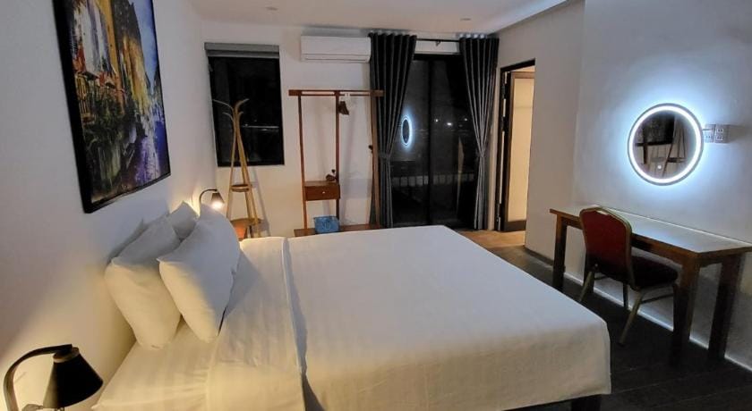 Cheerful 4-Bedroom Villa With Pool and Rice View Villa in Hoi An