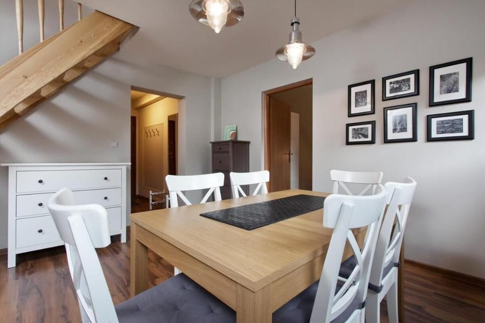 Apartament 46 dwupoziomowy w Willi Józefina Apartment in Lower Silesian Voivodeship