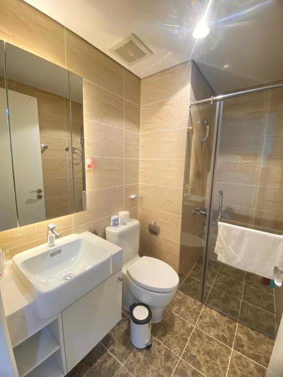 Luxury apartment for rent Vinhomes D’Capitale 01 Apartment in Laos