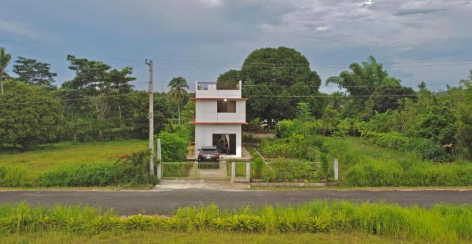 Adama Farmhouse @ Hacienda San Benito Apartment in Calabarzon