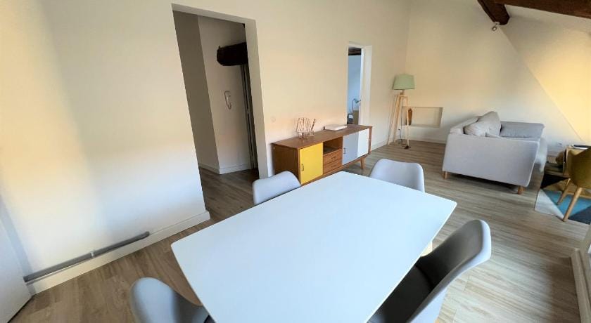 La Dolce Vita Nimoise Terrasse 100 M Des Arenes Apartment in Nimes