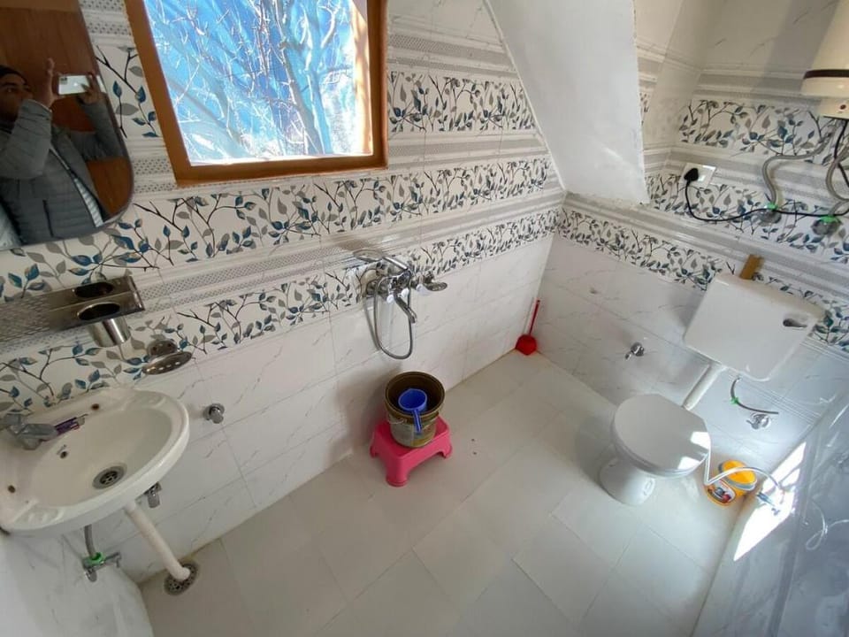 ONE BHK INDEPENDENT MUD HOUSE+KITCHEN+NETFLIX+WIFI Vacation rental in Manali