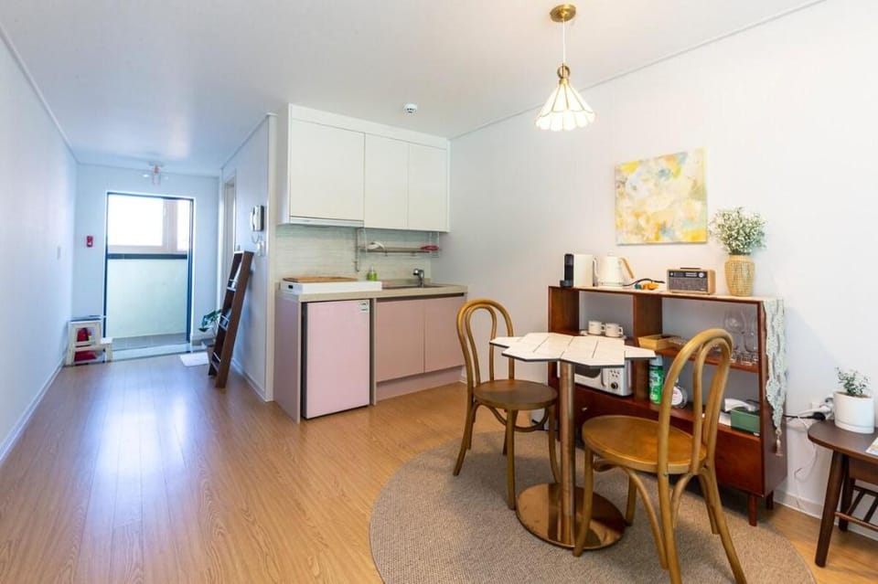 Dolcorom Seongsan [Dolkorom Seongsan Branch 1 - Olive Room] Villa in South Korea