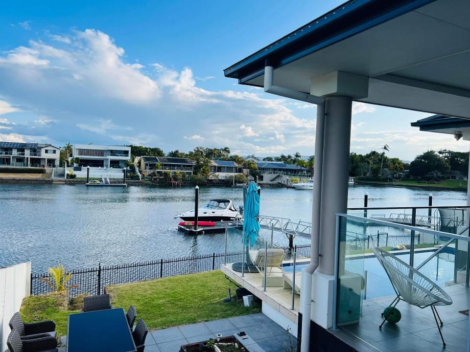 Beautiful river view homestay-Saving 5 Beds 2 Bath Vacation rental in Gold Coast