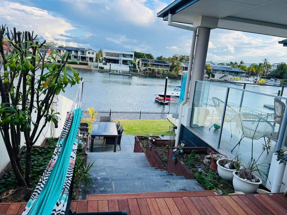 Beautiful river view homestay-Saving 5 Beds 2 Bath Vacation rental in Gold Coast