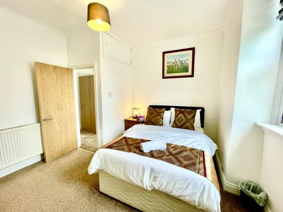Retreat apartment with parking /roof terrace Apartment in Plymouth