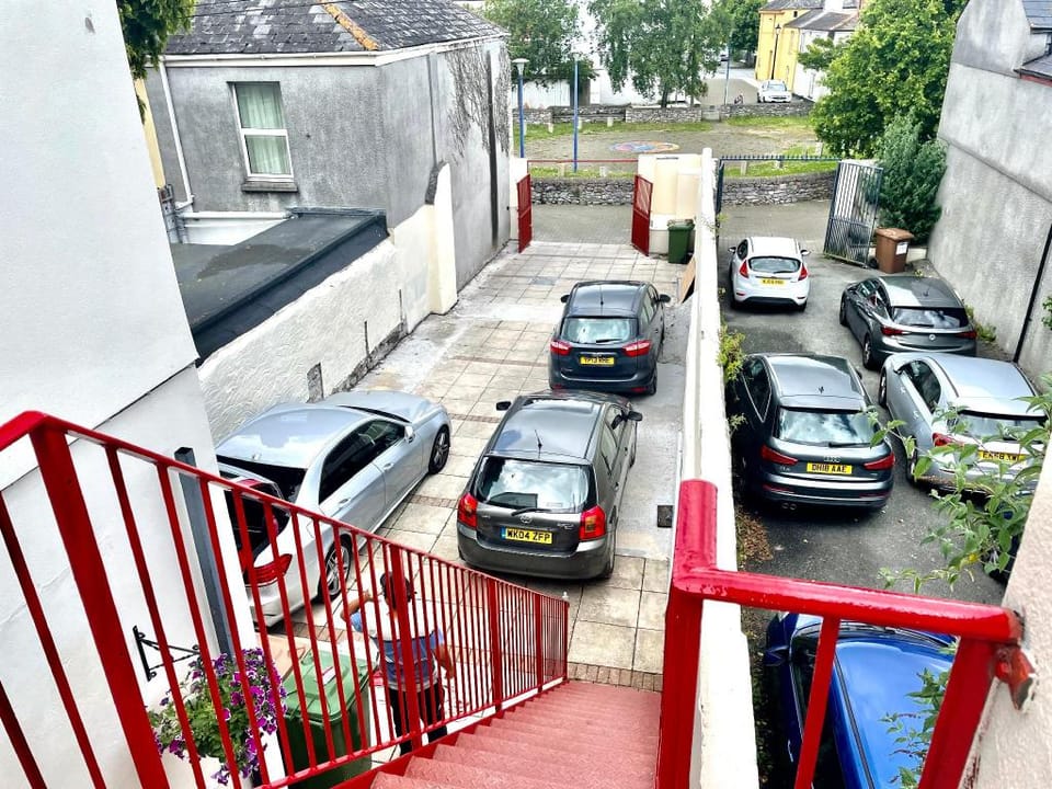Executive Apartment in Central location & parking* Apartment in Plymouth