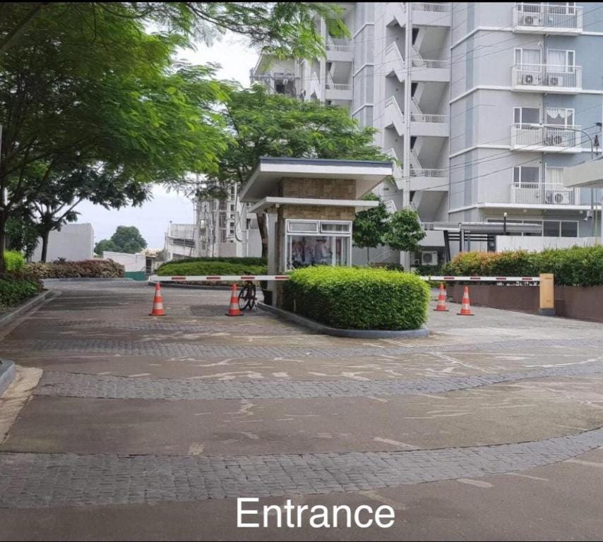 RJ’s Place at Trees Residences Apartment in Quezon City
