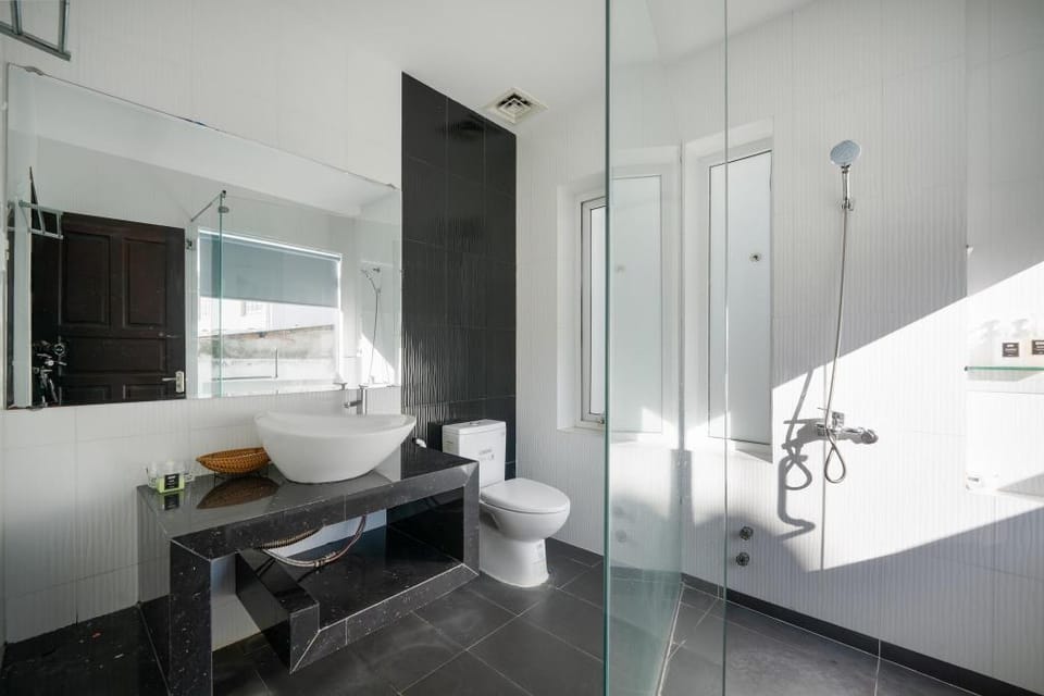 T P Pool Villa 5 Mins walk to My Khe Beach Villa in Da Nang