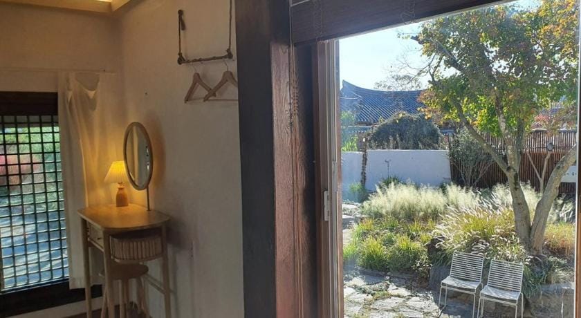 Gotaeg Flowers are blooming on the mountain Bed and Breakfast in South Korea