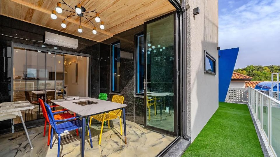 Gyeonju Coo n eye kids poolvilla Bed and Breakfast in South Korea