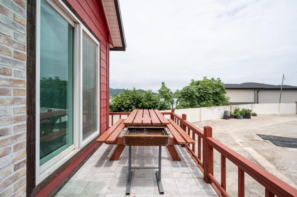 Yeosu baekya bambada pension Bed and Breakfast in South Korea