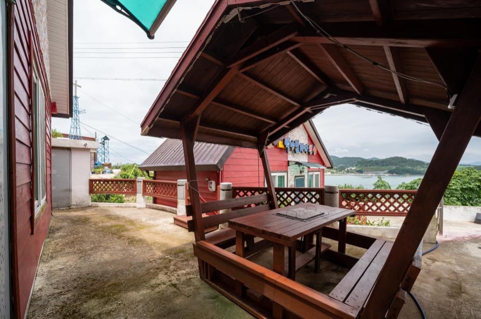 Yeosu baekya bambada pension Bed and Breakfast in South Korea