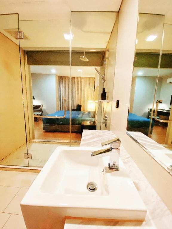 Straits Suites by C.Homestay - Deluxe Twin Room Apartment in Malacca