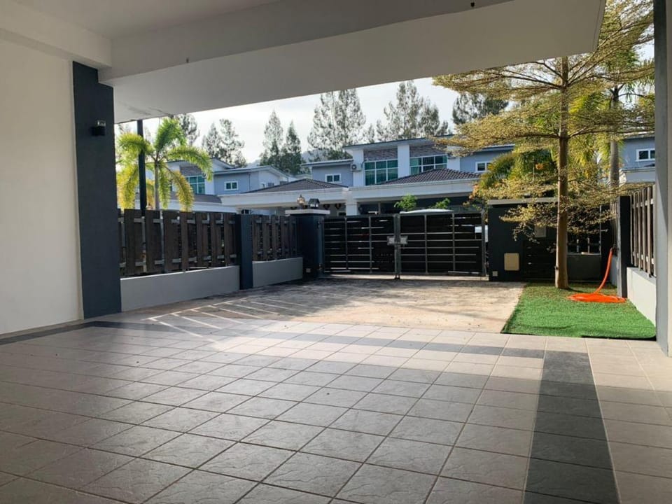 Tiara Bay Villa Homestay @ Marina Island Lumut Vacation rental in Perak