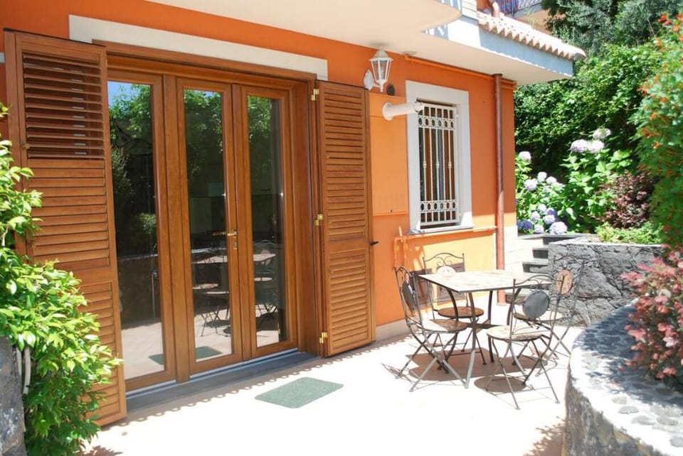 Etna Royal View-Bilocale garden CIR19087050B400901 Apartment in Sicily