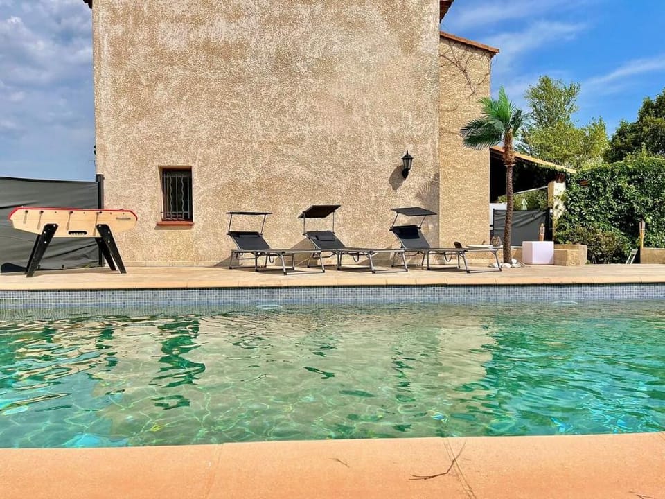 Séjour au coeur de  ville avec jacuzzi et piscine Vacation rental in Lorgues