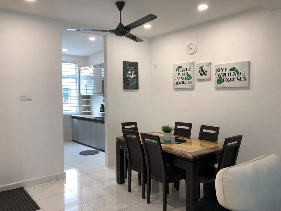 Desaru Utama ★ Near Desaru Beach & Water Park★ Vacation rental in Johor