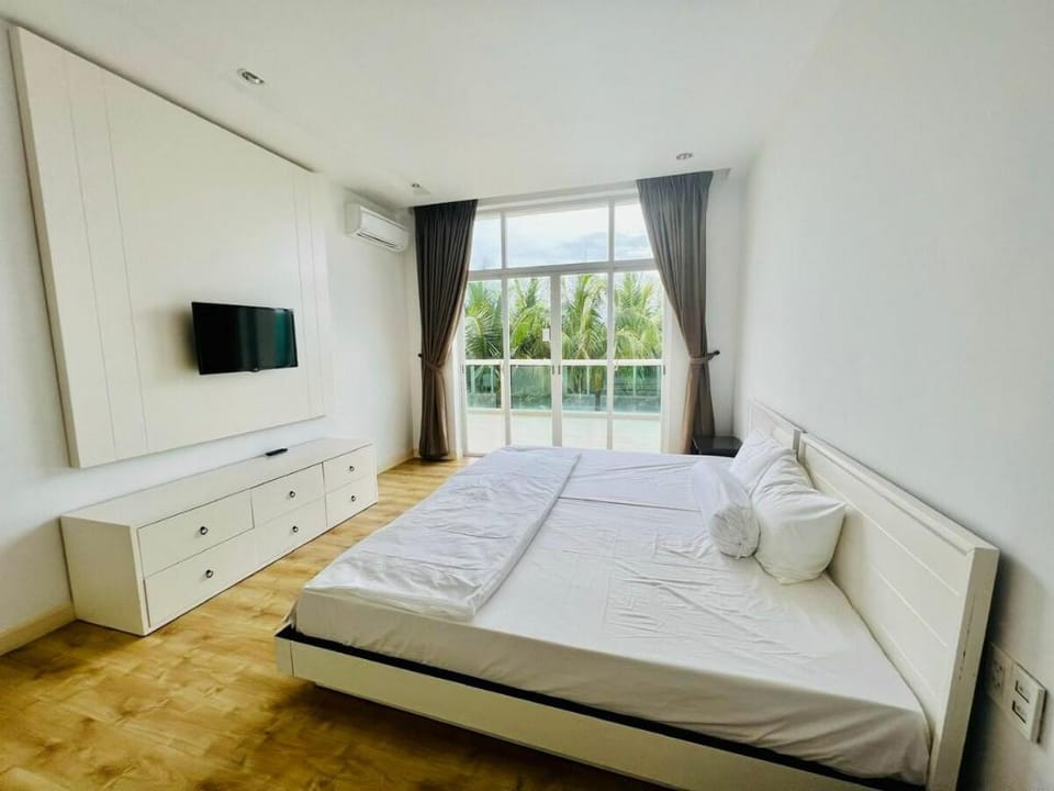 Seaview Ocean Vista, big balcony 200m2 F1.18 Apartment in Phan Thiet