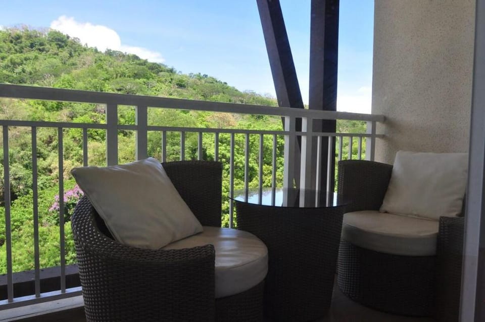 Miranda B 319 1BR atPico de Loro by Raquel's Place Vacation rental in Nasugbu