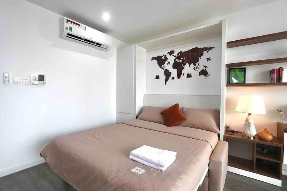Vinhomes D’Capitale studio**high floor**lake view Apartment in Laos