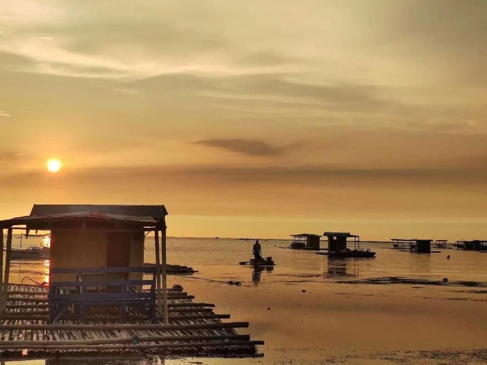 Golden Kirins Beach Resort Lian Batangas  Apartment in Calabarzon