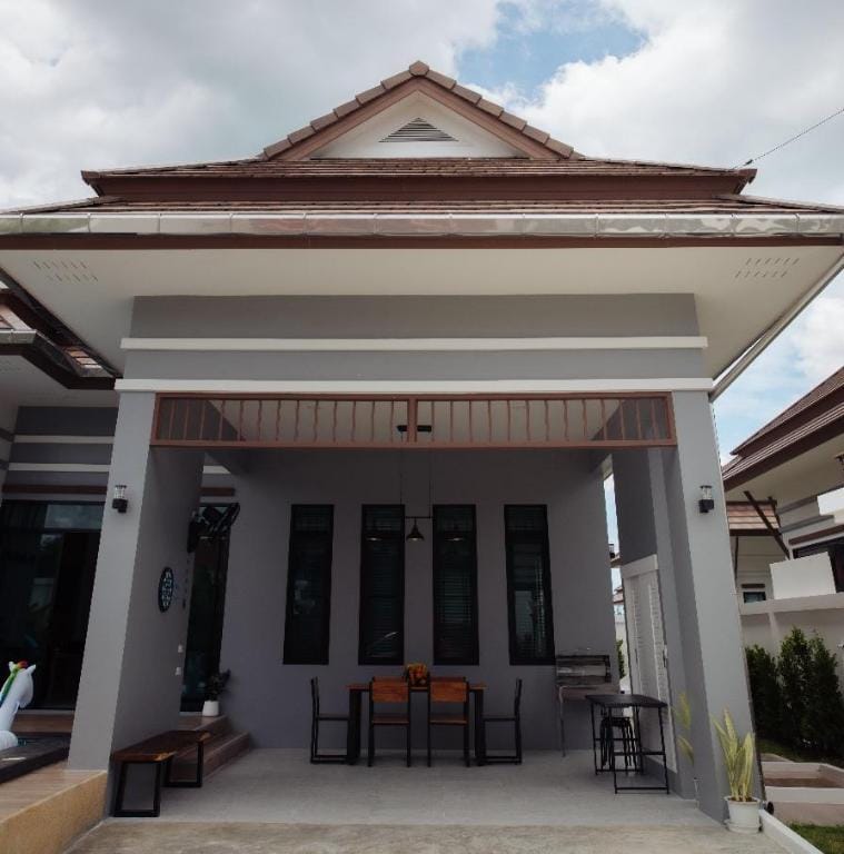Blue sky pool villa  บ้านพลูวิลล่า 3  นอน 3  น้ำ Villa in Hua Hin District