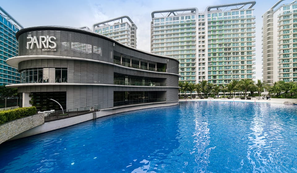 Lovely Condo Unit with Man Made Beach Apartment in Paranaque
