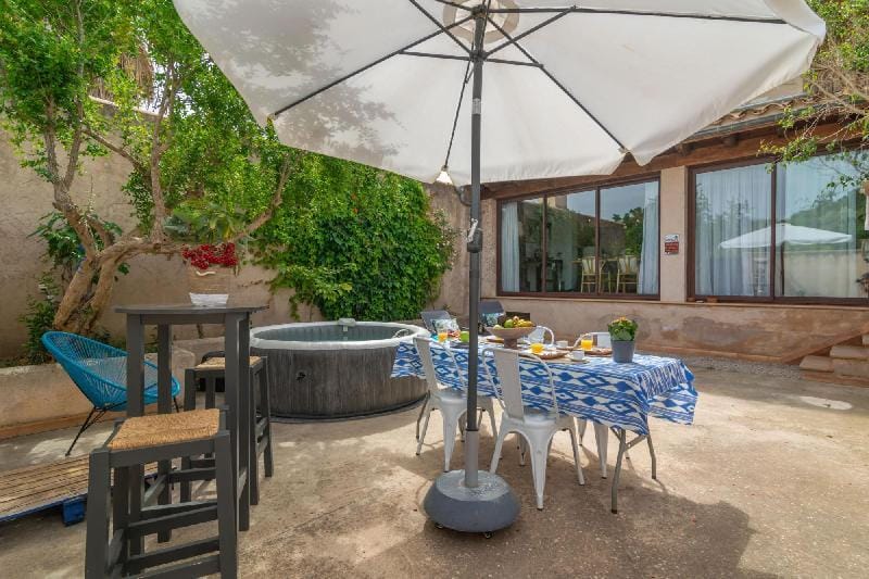 CAN PONTET - Beautiful village house with free WiFi Apartment in Pla de Mallorca
