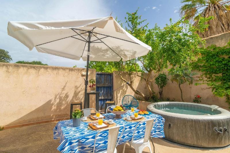 CAN PONTET - Beautiful village house with free WiFi Apartment in Pla de Mallorca