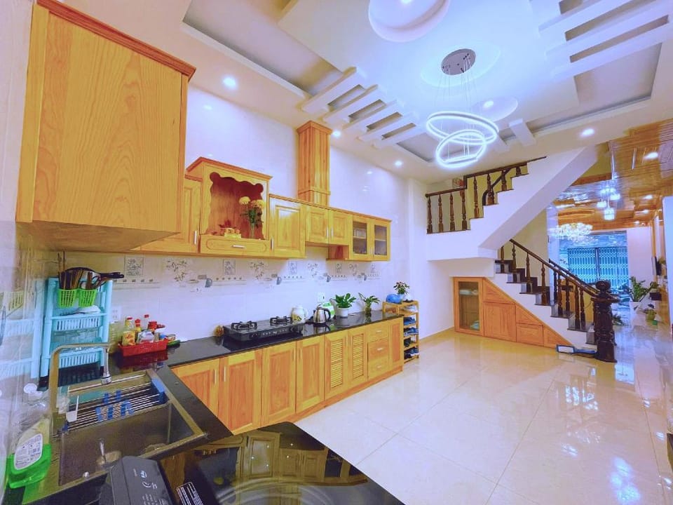 Nguyên Căn Biệt Thự Nhật Hoàng Homestay Apartment in Dalat