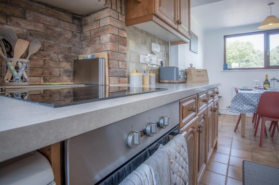 Avoca - 3 Bedroom Holiday Home - Llangennith Country House in Wales