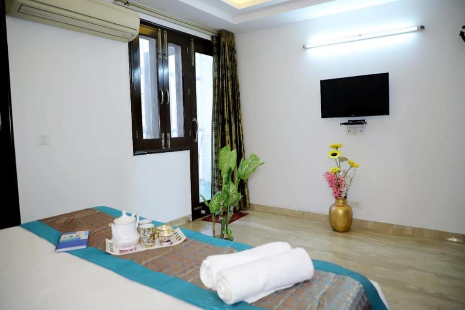 Fortune Home Service Apartment 3Bhk,J-215 Saket Apartment in New Delhi