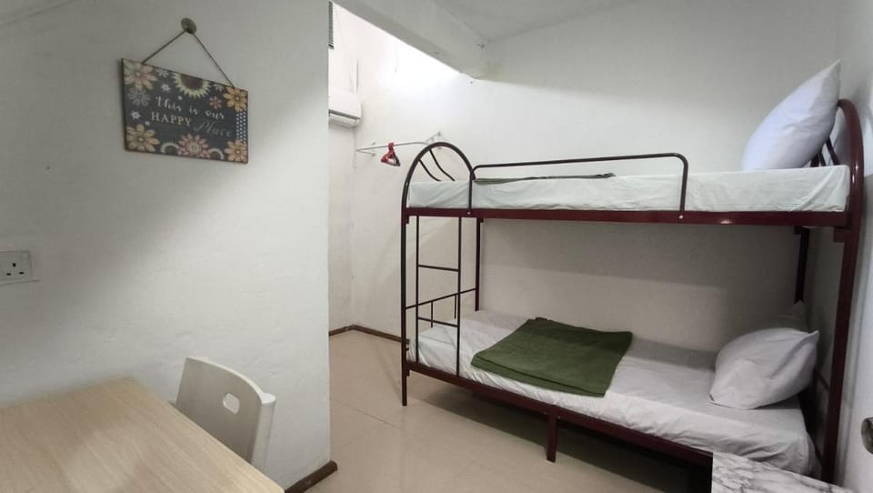 Natol Homestay - Kenyalang Park Hostel in Kuching