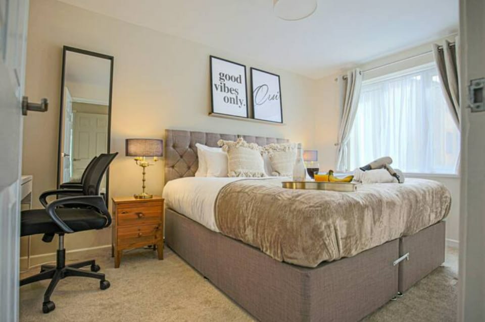 Lowndes House - Close to City Centre - FreeParking Vacation rental in Aylesbury Vale