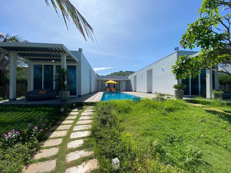 Villa 1502 Oceanami, Sát biển, Hồ bơi riêng, 899m2 Villa in Ba Ria - Vung Tau