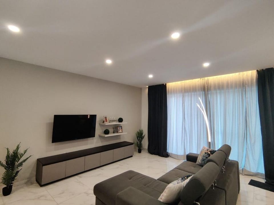 Spacious designer finished three bedroom apartment Apartment in Malta